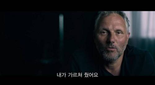 [스압] 사고가 난 뒤에 내가 아는 건 내 쌍둥이 형제 뿐인데, 알고 보니 형제는 계속 나를 속이고 있었어.jpg