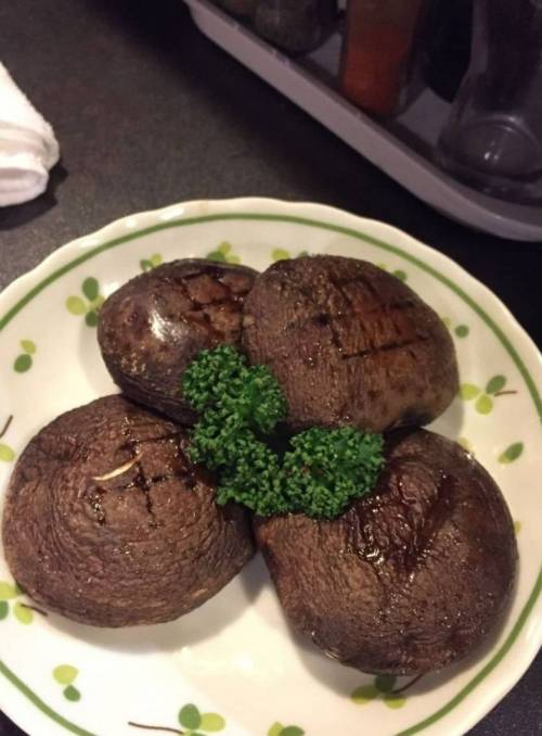 논란이 계속되는 음식.jpg