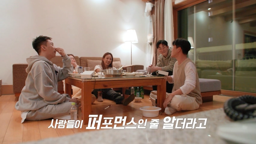 빡친다고 무대에 굴러버린 김종민 사건 결말 ㅋㅋ