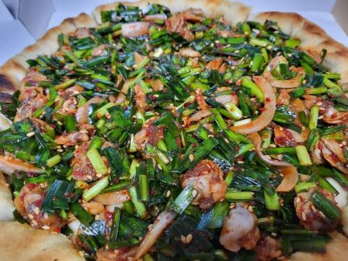 싱글벙글 강릉에서 판매하는 특이한 피자.pizza