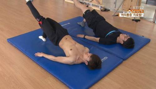 				하루 10분씩 하면 ‘허리통증 75％’ 줄여주는 코어 운동법