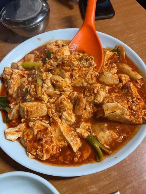 독특한 비주얼의 대전 두부 두루치기 맛집.jpg