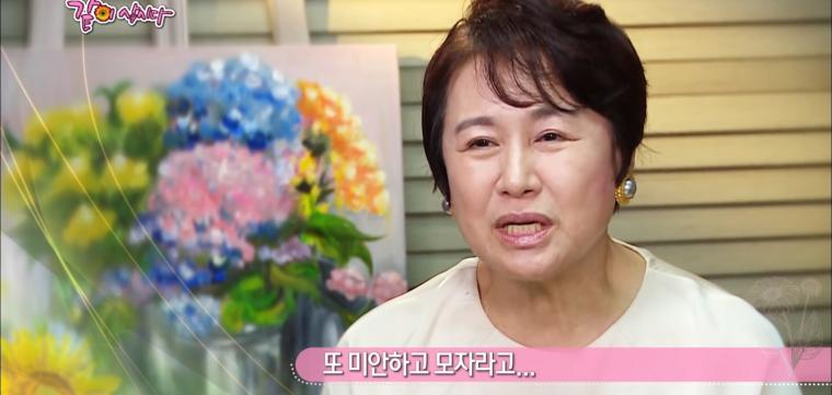 아들의 유골함 옆에 자신의 자리를 마련해 놓은 배우 박원숙