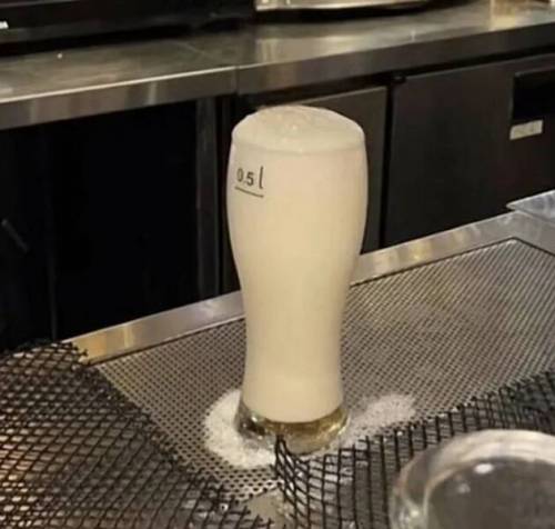 선넘은 생맥주 서빙...