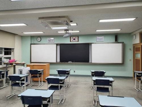 많이 발전한 요즘 학교 교실
