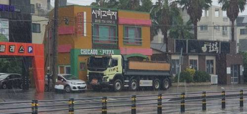제주도 덤프트럭 근황.jpg