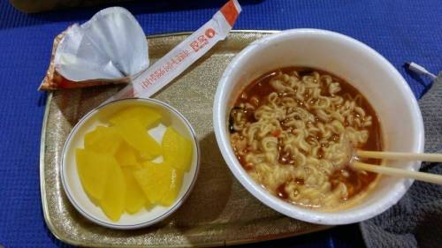 찜질방에서 먹으면 유독 맛있는 음식들.jpg