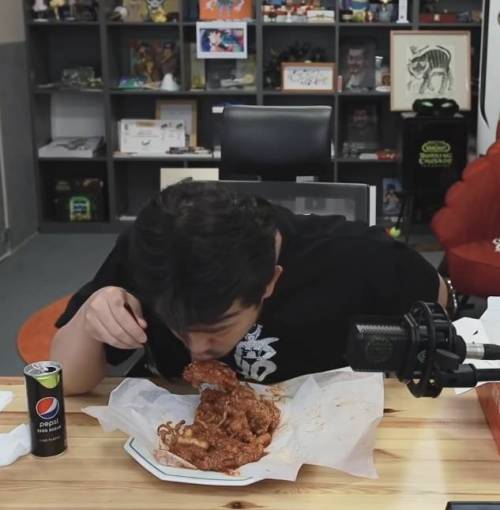 침착맨이 원하는 KFC 법무팀의 법적조치 조건.jpg