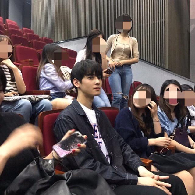 잘생긴 남자의 대학 생활..jpg