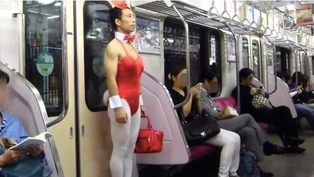 모두가 얌전하고 조용하다는 일본 지하철 풍경 2