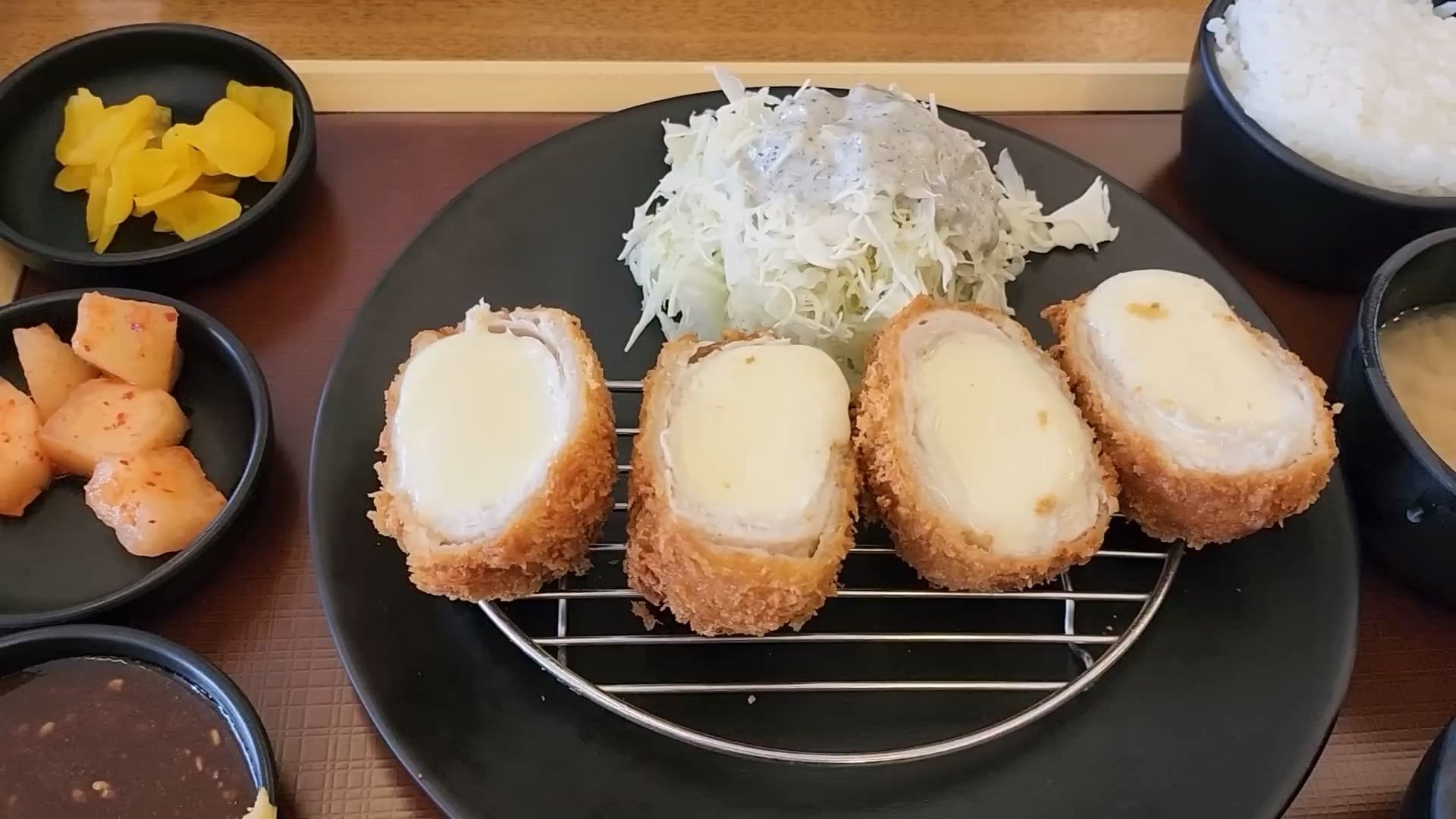 이제 예전만큼 오래 줄 안서고도 먹을 수 있는 연돈 돈까스