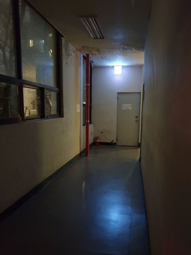 학교 복도 진짜 공포게임 뺨치네.jpg