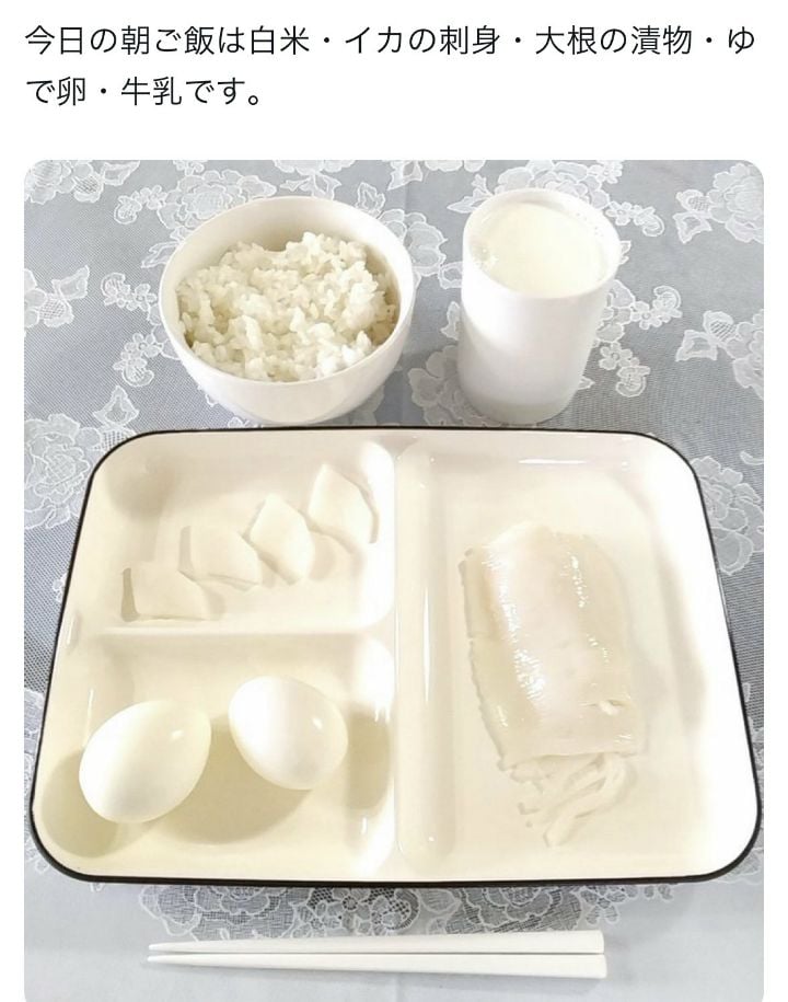 어느 일본 회사의 아침밥.jpg