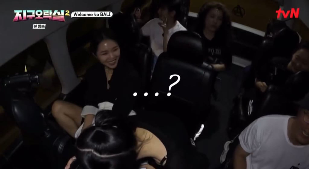 나영석 PD가 이영지에게 입국 심사 때 제발 자제해달라고 한 행동.JPG