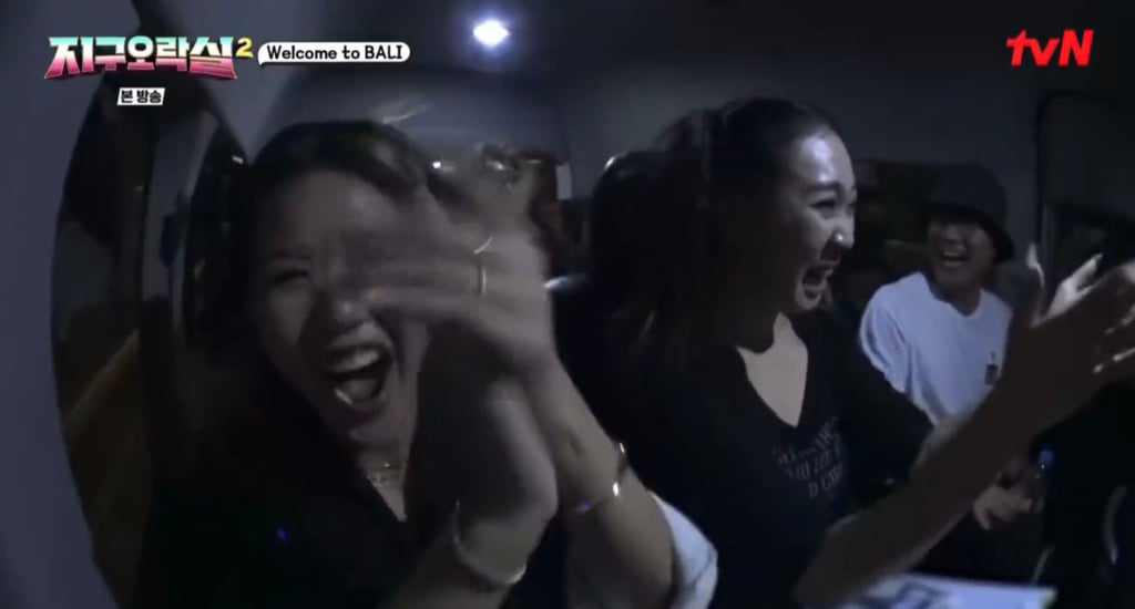 나영석 PD가 이영지에게 입국 심사 때 제발 자제해달라고 한 행동.JPG