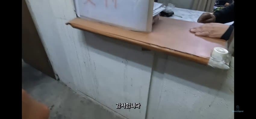 가성비 쩌는 비즈니스 호텔을 방문한 여행객