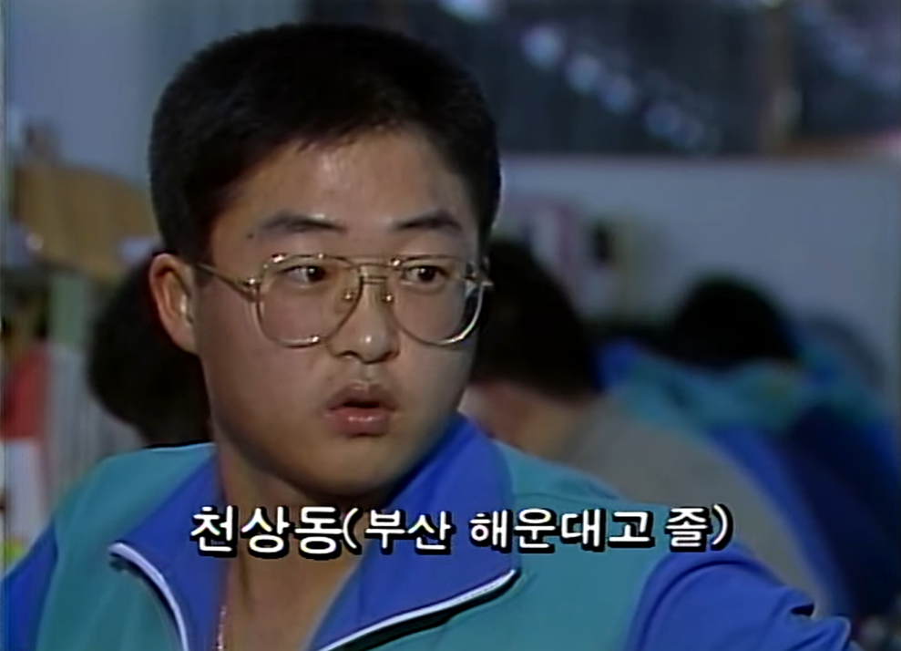 지금봐도 개빡신거 같은 80년대 기숙재수학원.jpg