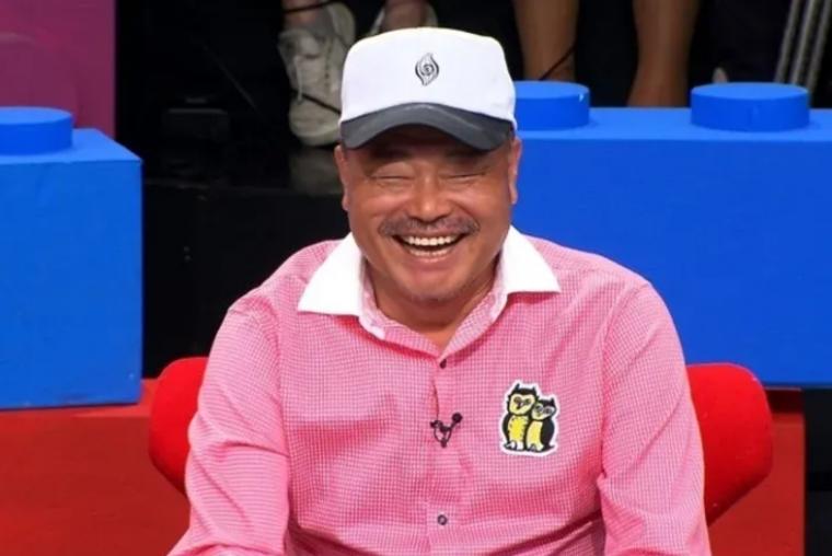 제가 마라도나랑 볼 차봤어요.jpg