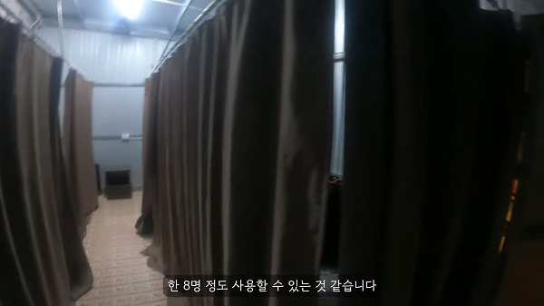 베트남 다낭에서 2달러짜리 숙소 체험하는 유튜버