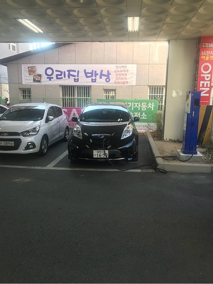 차(TEA아님) 가지고 한국 오는 일본 여행객들.jpg