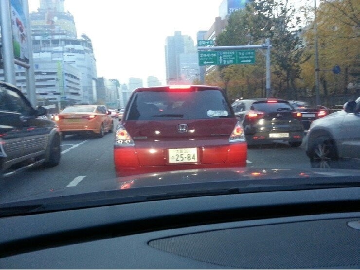 차(TEA아님) 가지고 한국 오는 일본 여행객들.jpg