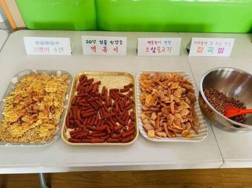 요즘 유치원 뷔페수준.jpg