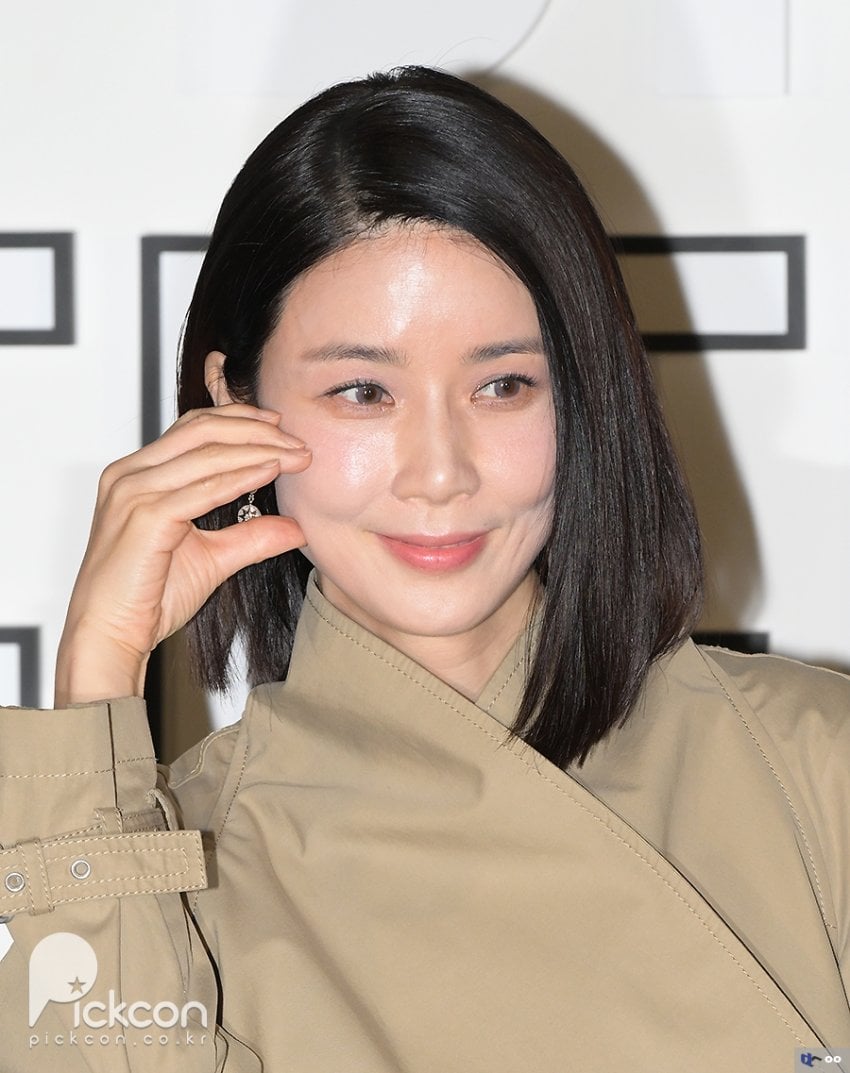 디올 행사장 연예인들 무보정샷.jpg