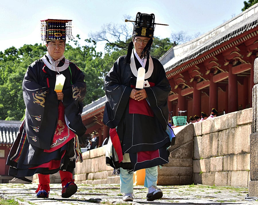 제사 지낼때 자원봉사자 모집하고 국가에서 보조금받는 집안