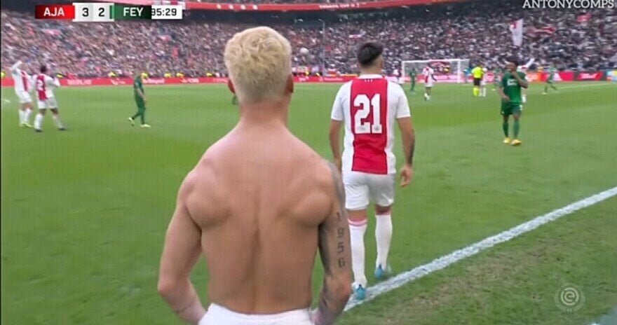 저주받은 체형을 가졌다는 축구선수.jpg