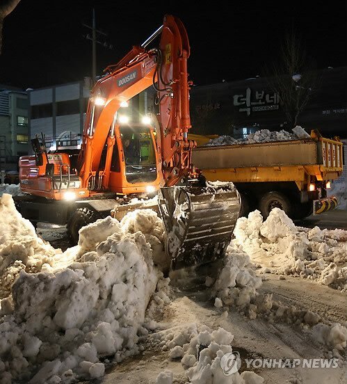 휴교따윈 없는 강원도 제설 클라스...jpg