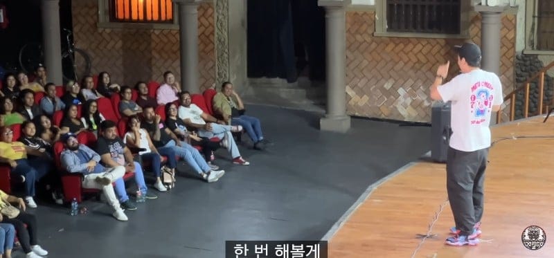 장애인 놀리는데 다 같이 웃을수있는 수위의 스탠딩 코미디