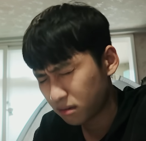 교대 목표로 5번째 수능 준비중인 29살 독서실 총무.jpg