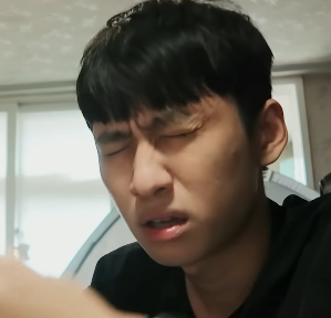 교대 목표로 5번째 수능 준비중인 29살 독서실 총무.jpg