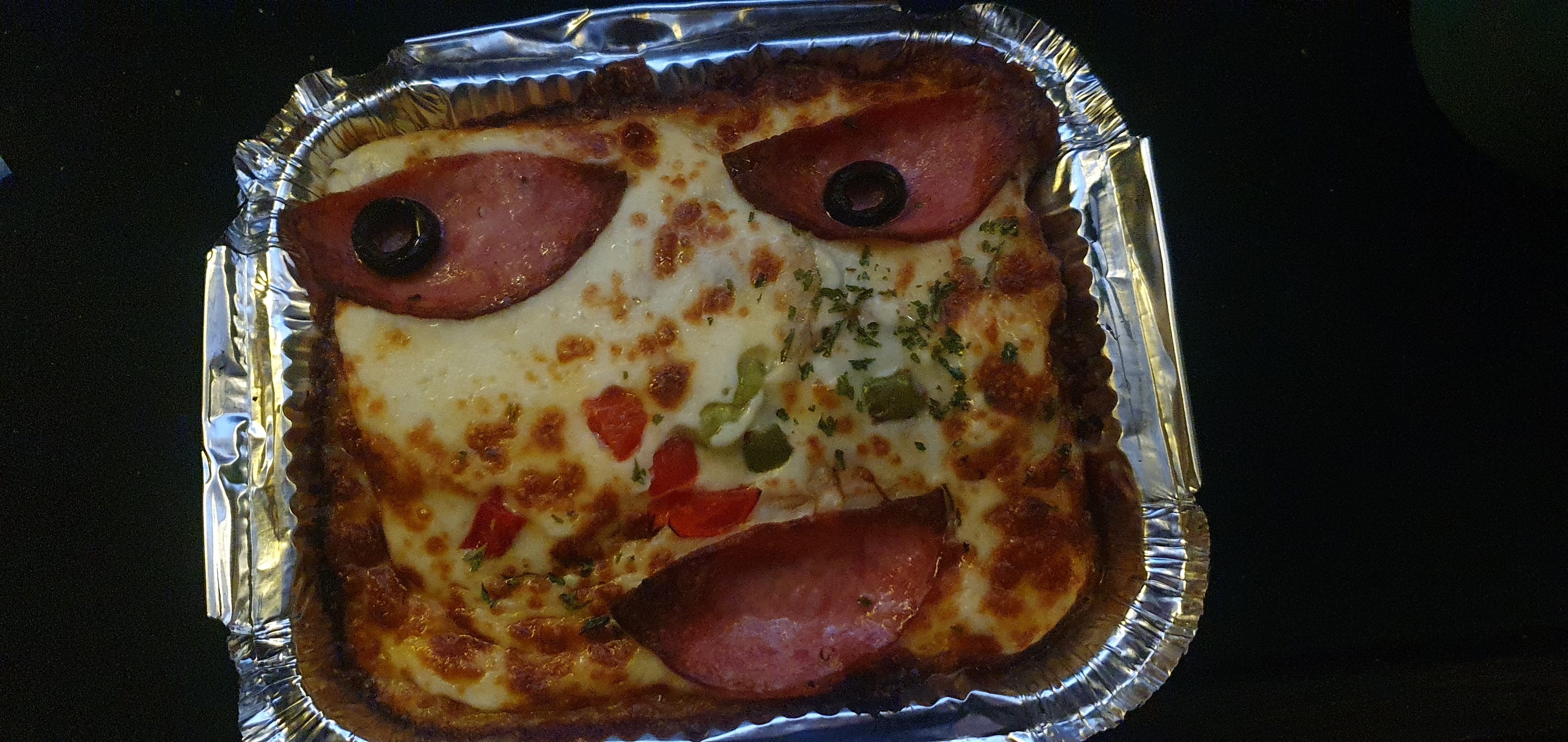 피자랑 같이 온스파게티가 ㅈㄴ무섭게생김