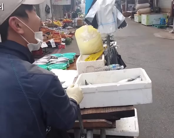 월 2000 벌어도 대접 못받고 아무도 안 배운다는 직업