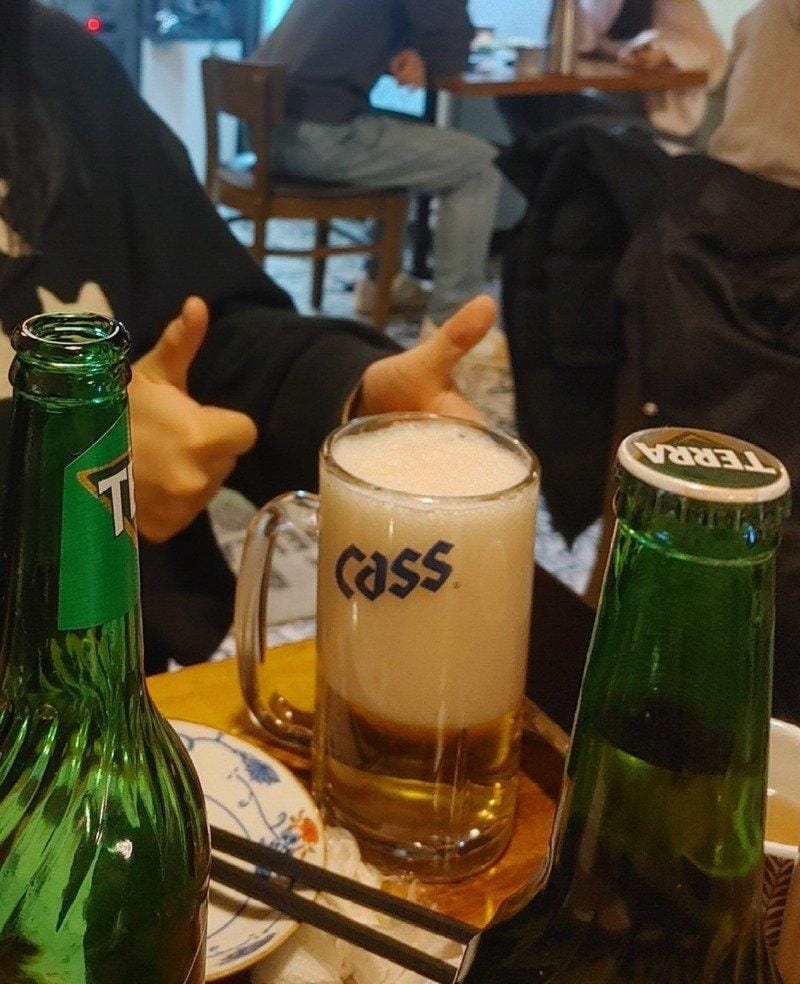 최악의 맥주 따르기 대회 개최
