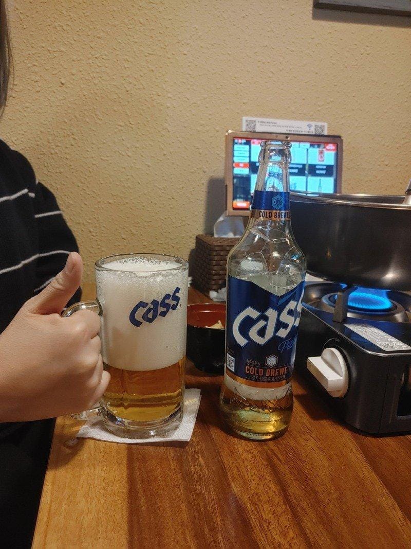 최악의 맥주 따르기 대회 개최