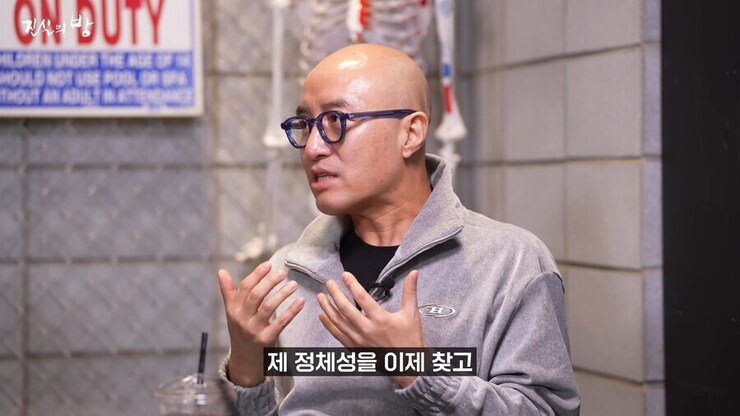 홍석천 사실 여자도 좋아하는데 컨셉아닐까?.jpg