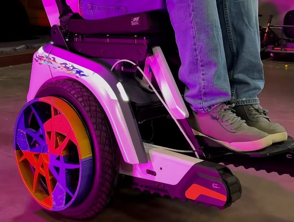 4570만 유튜버가 만든 휠체어 기능.jpg