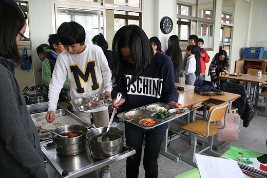 				추억의 초딩 시절 급식.jpg