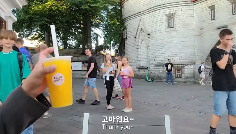 10살 소녀에게 번호따인 여행 유튜버.jpg