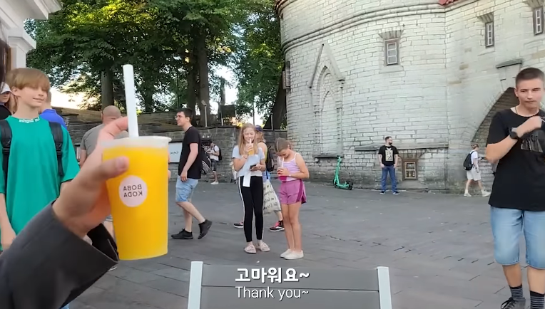10살 소녀에게 번호따인 여행 유튜버.jpg