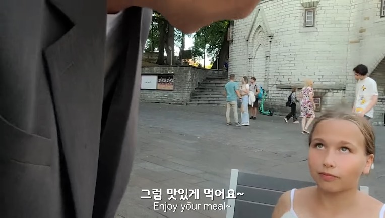 10살 소녀에게 번호따인 여행 유튜버.jpg