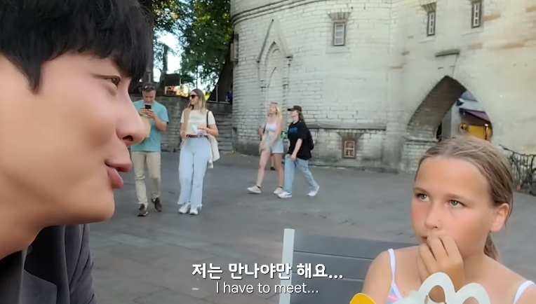 10살 소녀에게 번호따인 여행 유튜버.jpg