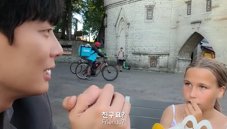 10살 소녀에게 번호따인 여행 유튜버.jpg