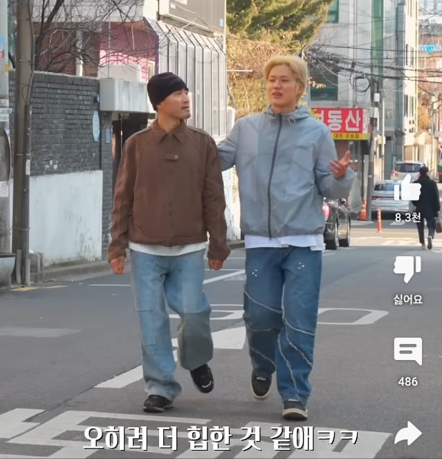 늙으면 등산복만 입는게 의아해 아빠한테 스트릿 입혀본결과.jpg