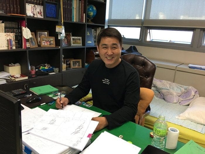 김성모 막내직원 폭행 썰.jpg