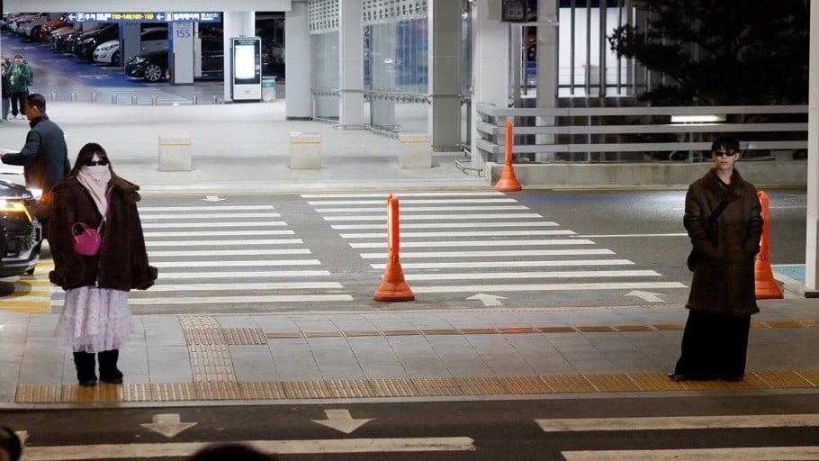 악동뮤지션 출국 사진.jpg