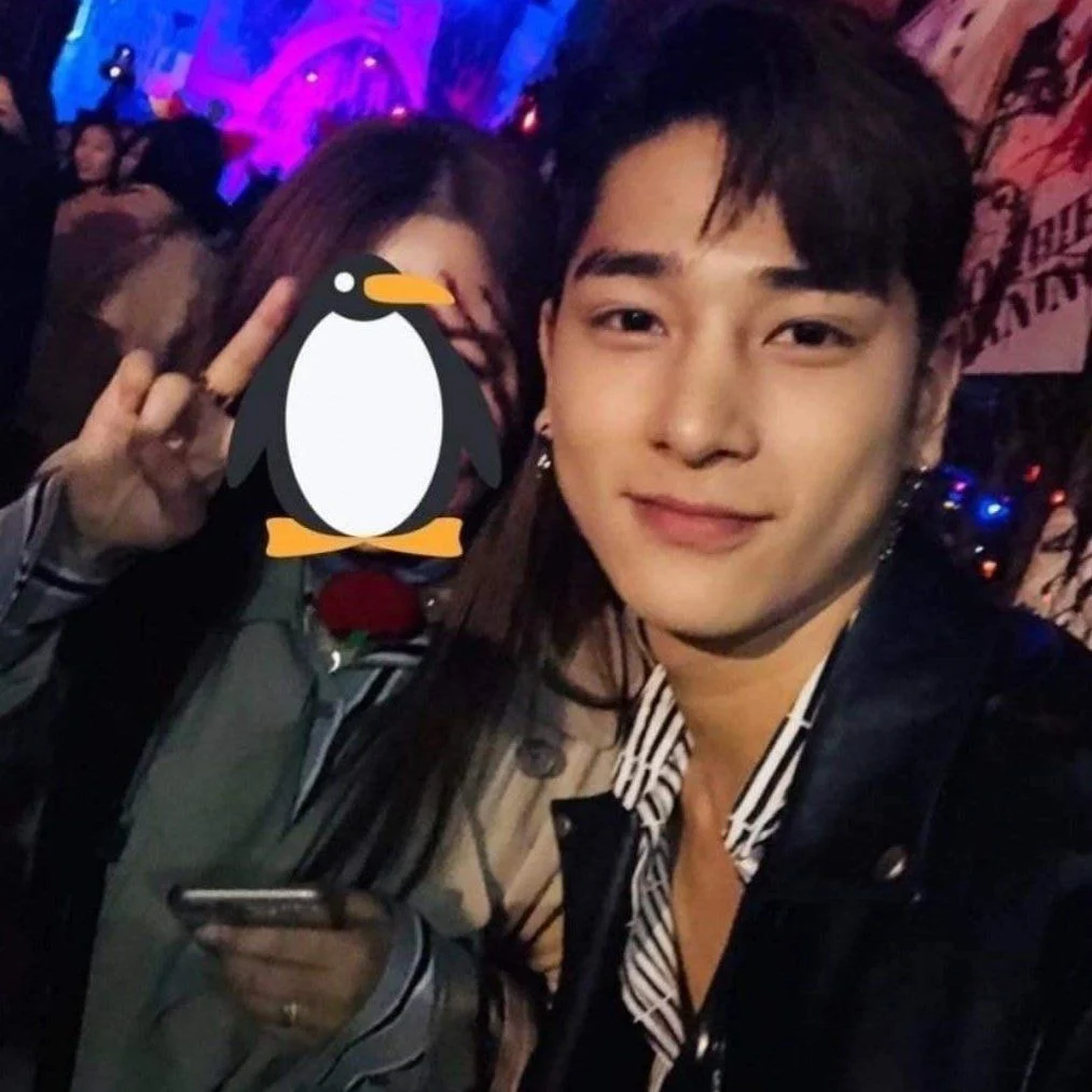 얼굴때문에 행동이 불건전해보이는 남자아이돌.jpg