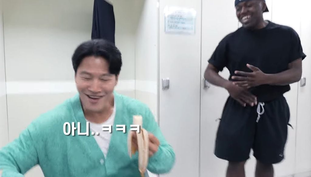김종국 : 오늘 올블랙 좋다~